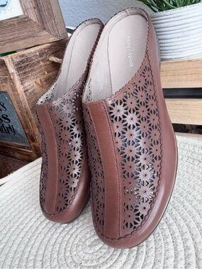 Leather floral design mules size 9.5